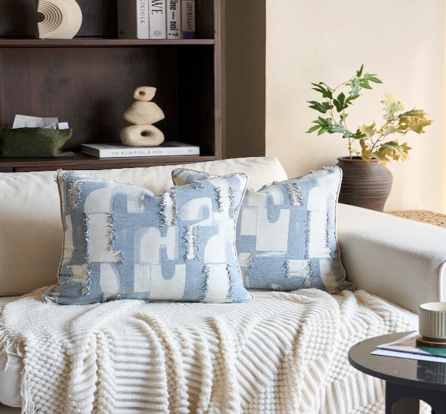 Cut-Pile Jacquard Cushion Cover 3